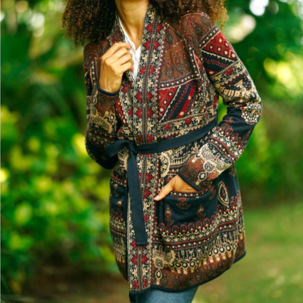 NOVICA Viscose Floral Blend Jacquard Jacket from India w/ Tie P2P 21”